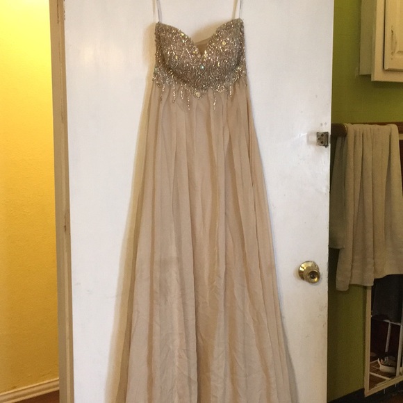 Jovani Dresses & Skirts - Used prom dress.